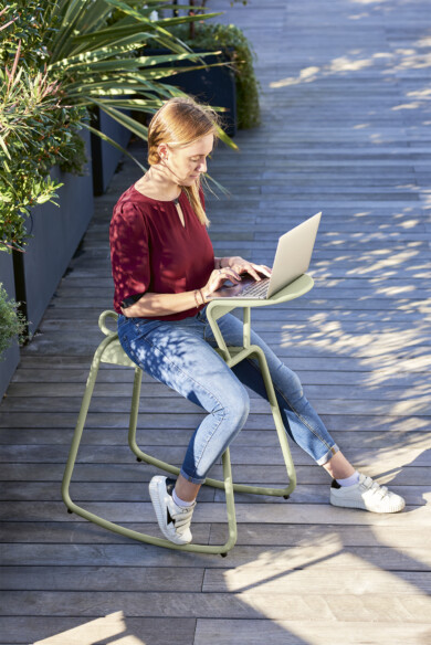 ADADESK_VERT_TILLEUL_GARDEN_OFFICE_2022_ANTHONY_LANNERETONNE-1